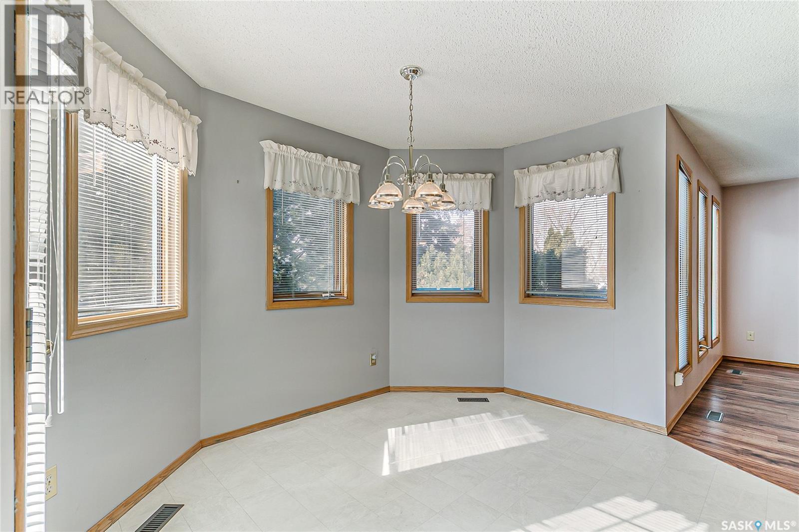 1328 Benjamin Crescent N, Regina, SK - Indoor Photo Showing Other Room