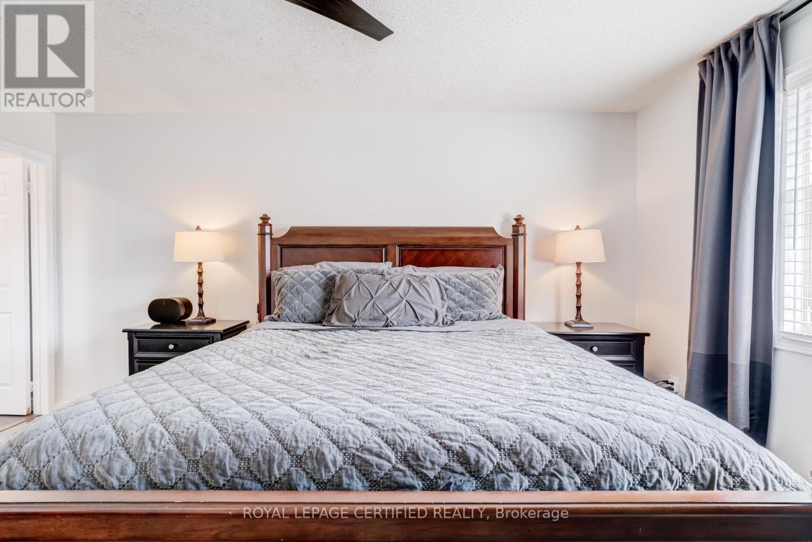 2197 Oakridge Crescent, Burlington, ON - Indoor Photo Showing Bedroom