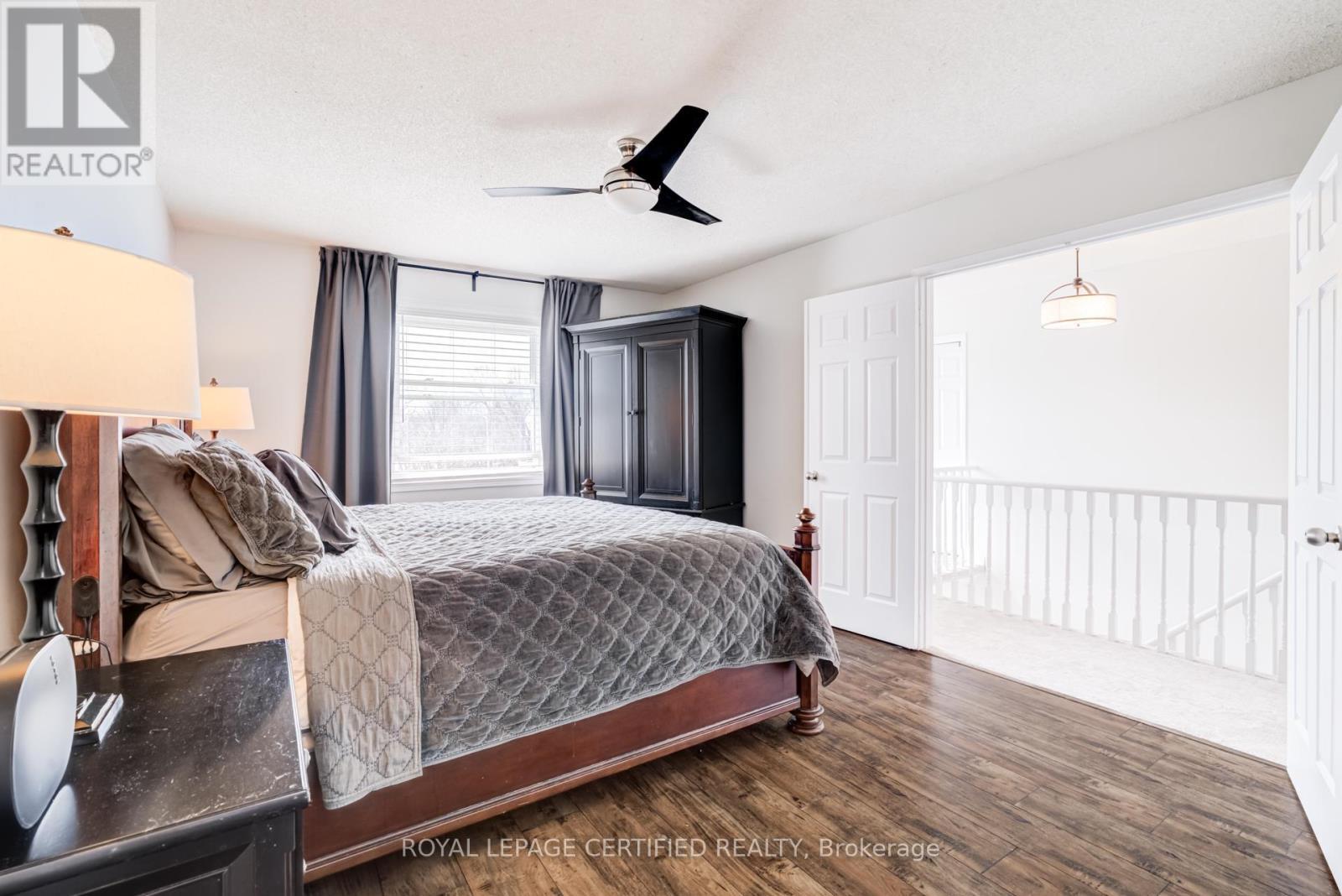 2197 Oakridge Crescent, Burlington, ON - Indoor Photo Showing Bedroom