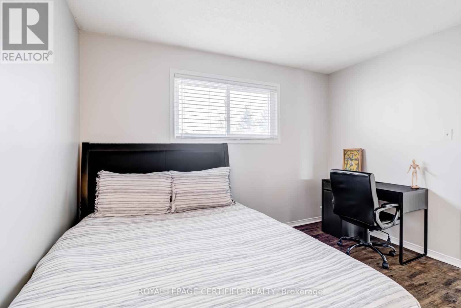 2197 Oakridge Crescent, Burlington, ON - Indoor Photo Showing Bedroom