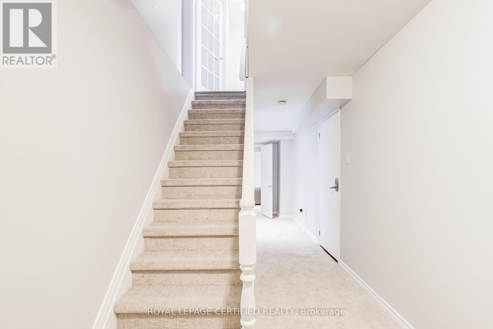 2197 Oakridge Crescent, Burlington, ON - Indoor Photo Showing Other Room