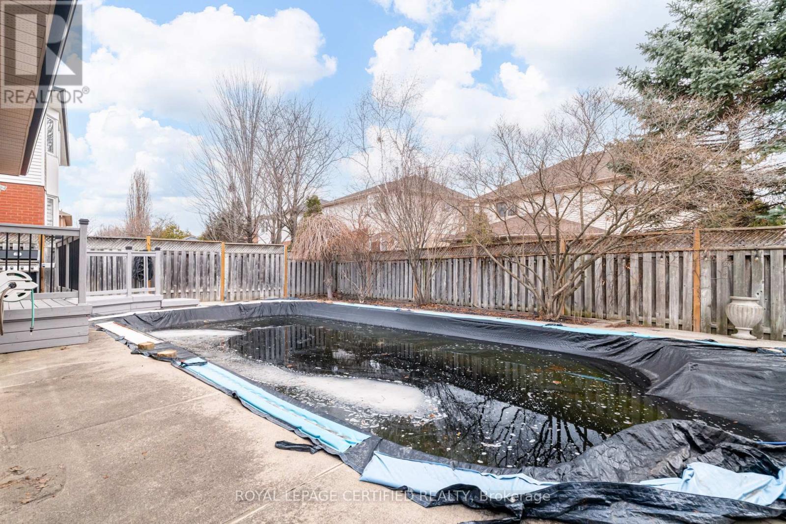 2197 Oakridge Crescent, Burlington, ON - Outdoor