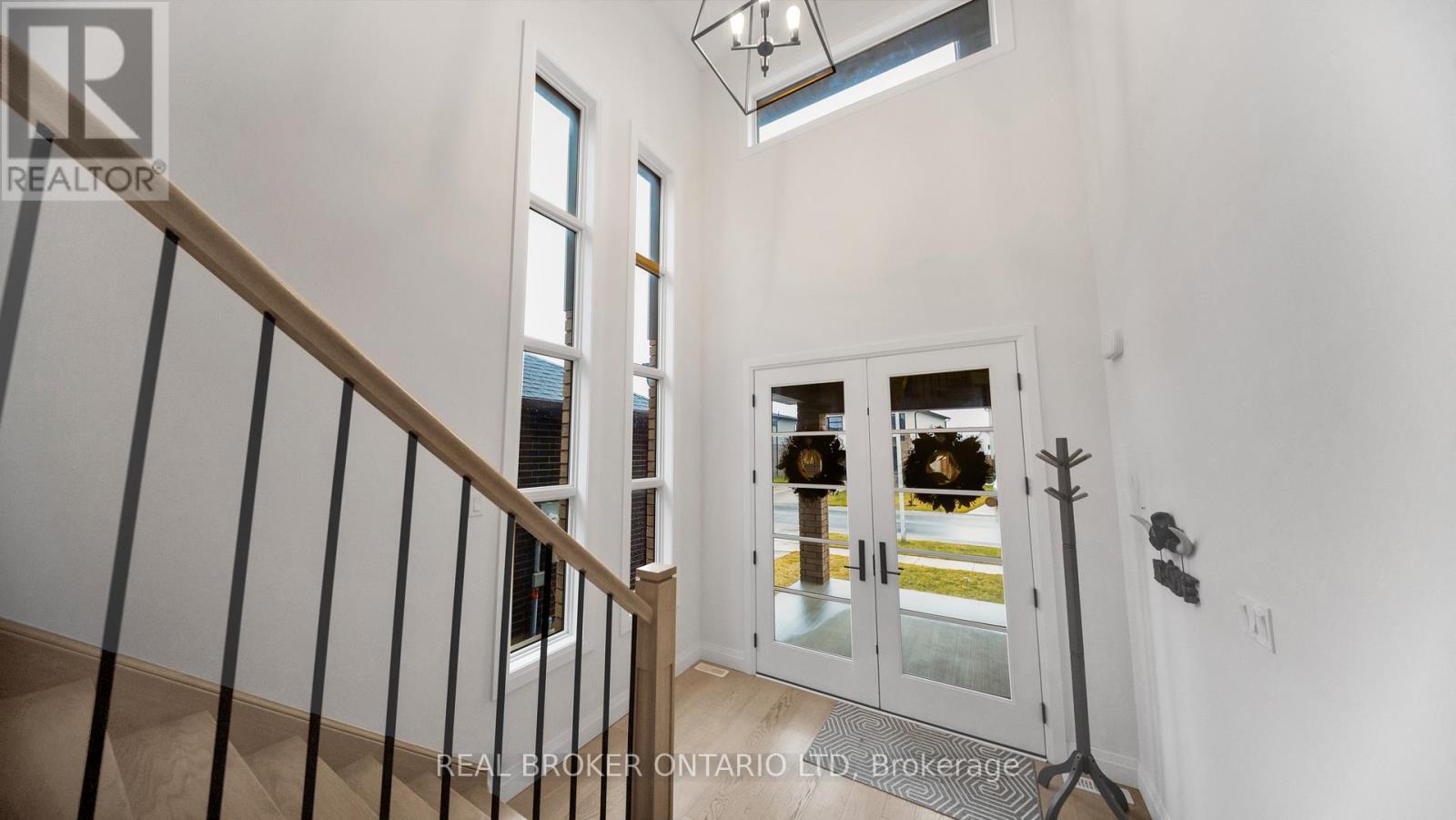 68 Locky Lane, Middlesex Centre, ON - Indoor Photo Showing Other Room