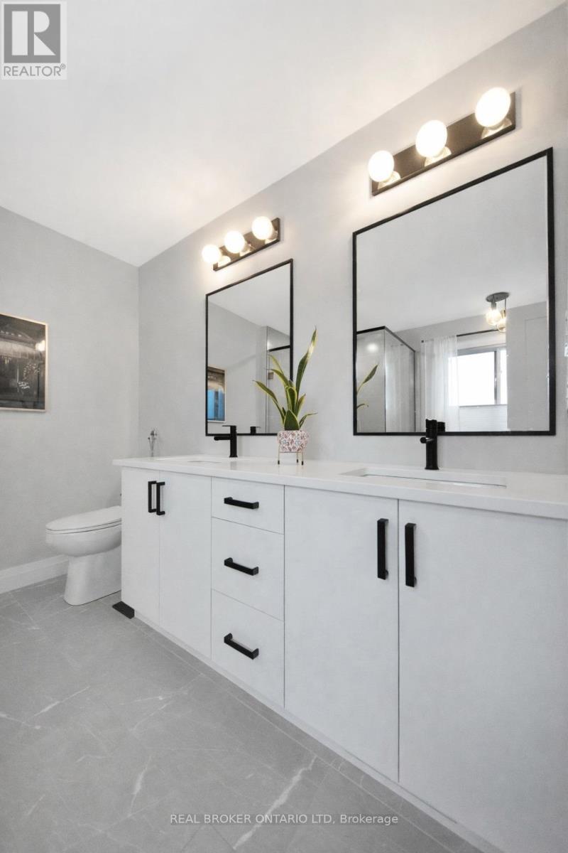 68 Locky Lane, Middlesex Centre, ON - Indoor Photo Showing Bathroom
