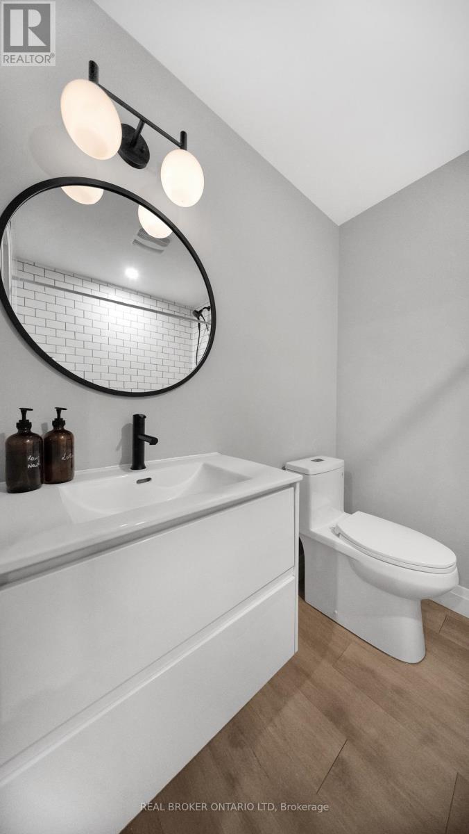 68 Locky Lane, Middlesex Centre, ON - Indoor Photo Showing Bathroom
