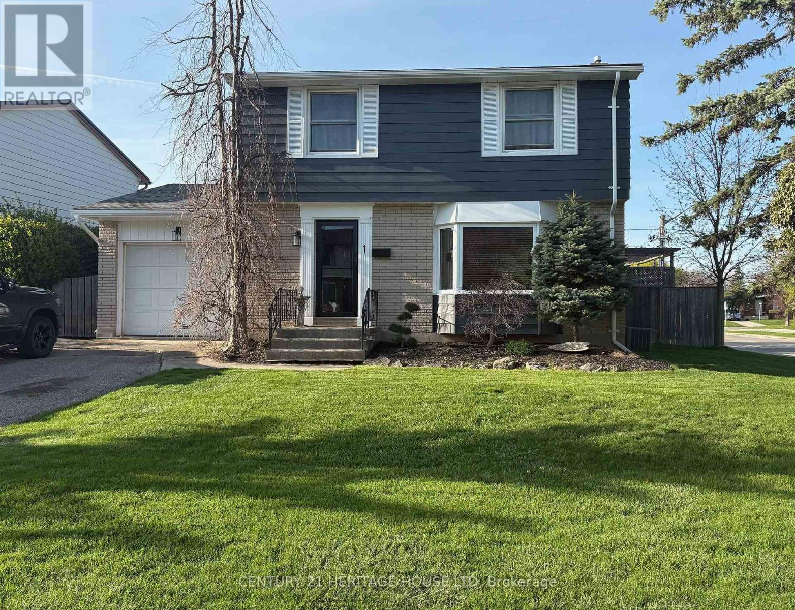 1 Massey Drive, St. Thomas, ON - Outdoor