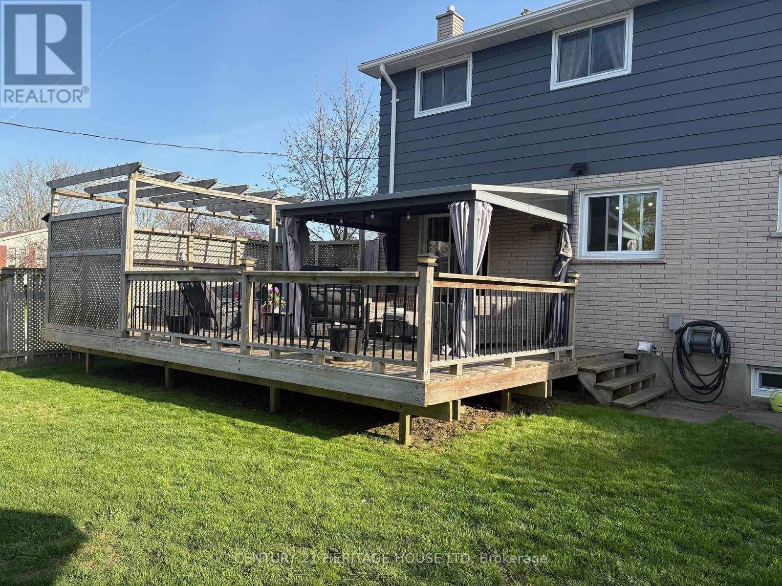 1 Massey Drive, St. Thomas, ON - Outdoor With Deck Patio Veranda With Exterior
