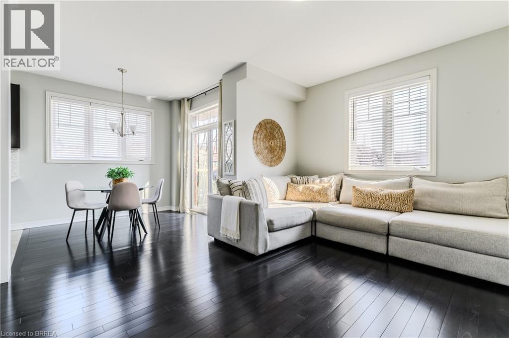310 Fall Fair Way Unit# 34, Binbrook, ON - Indoor Photo Showing Living Room