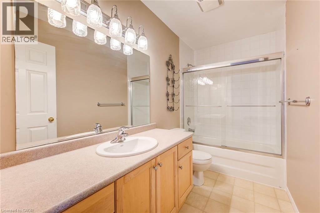 36 Norman Street, Waterloo, ON - Indoor Photo Showing Bathroom