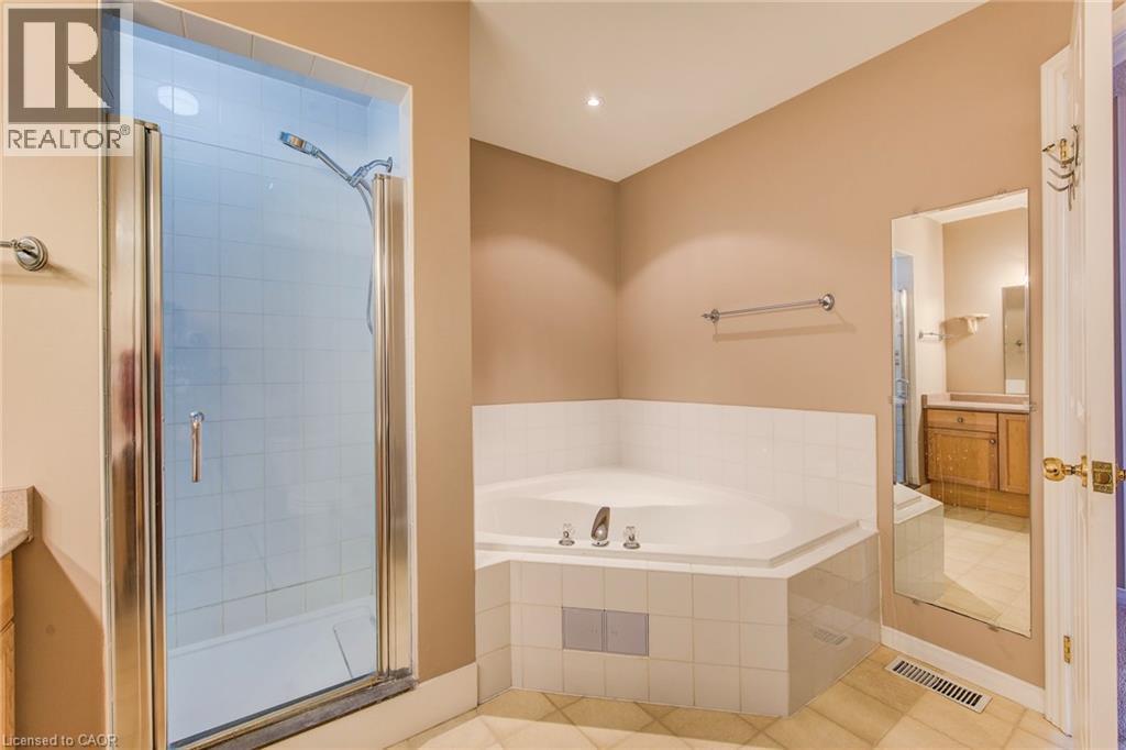 36 Norman Street, Waterloo, ON - Indoor Photo Showing Bathroom