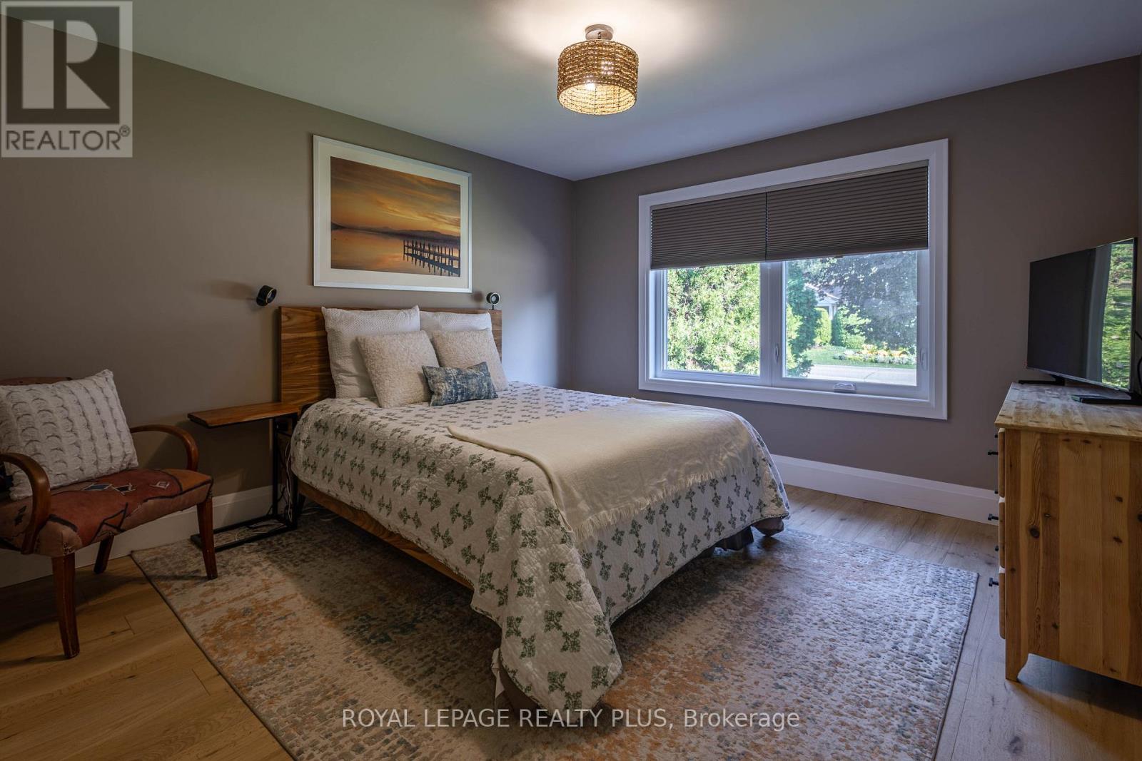 884 Eagle Drive, Burlington, ON - Indoor Photo Showing Bedroom