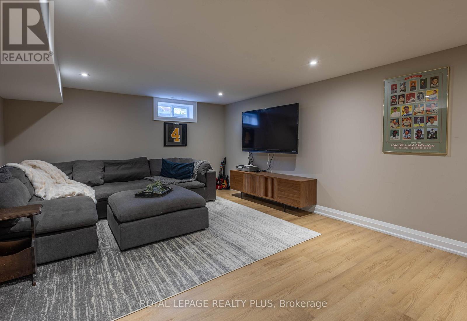 884 Eagle Drive, Burlington, ON - Indoor Photo Showing Basement