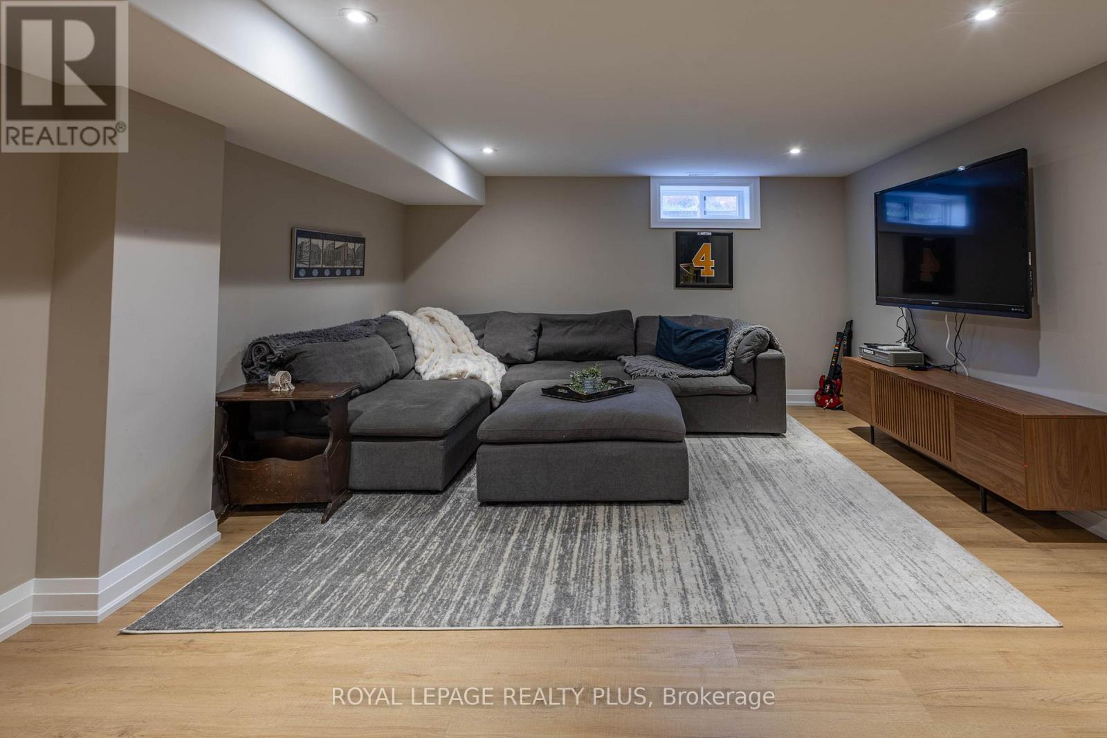 884 Eagle Drive, Burlington, ON - Indoor Photo Showing Basement