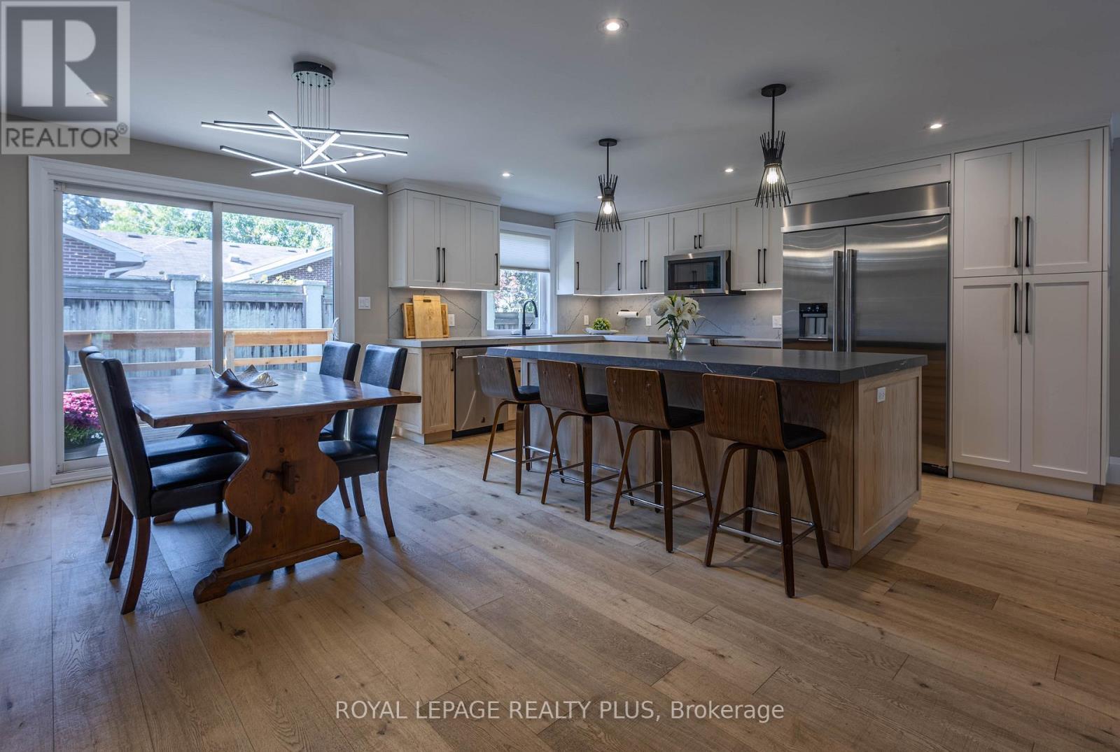 884 Eagle Drive, Burlington, ON - Indoor