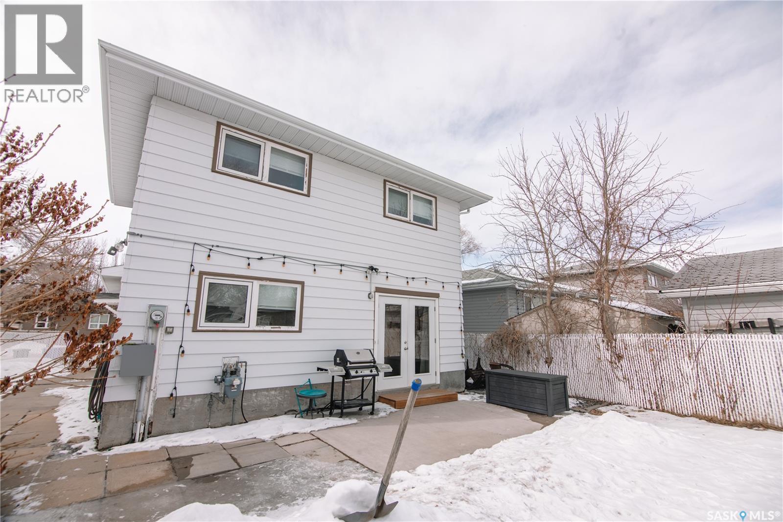 203 Paynter Crescent, Regina, SK - Outdoor With Exterior