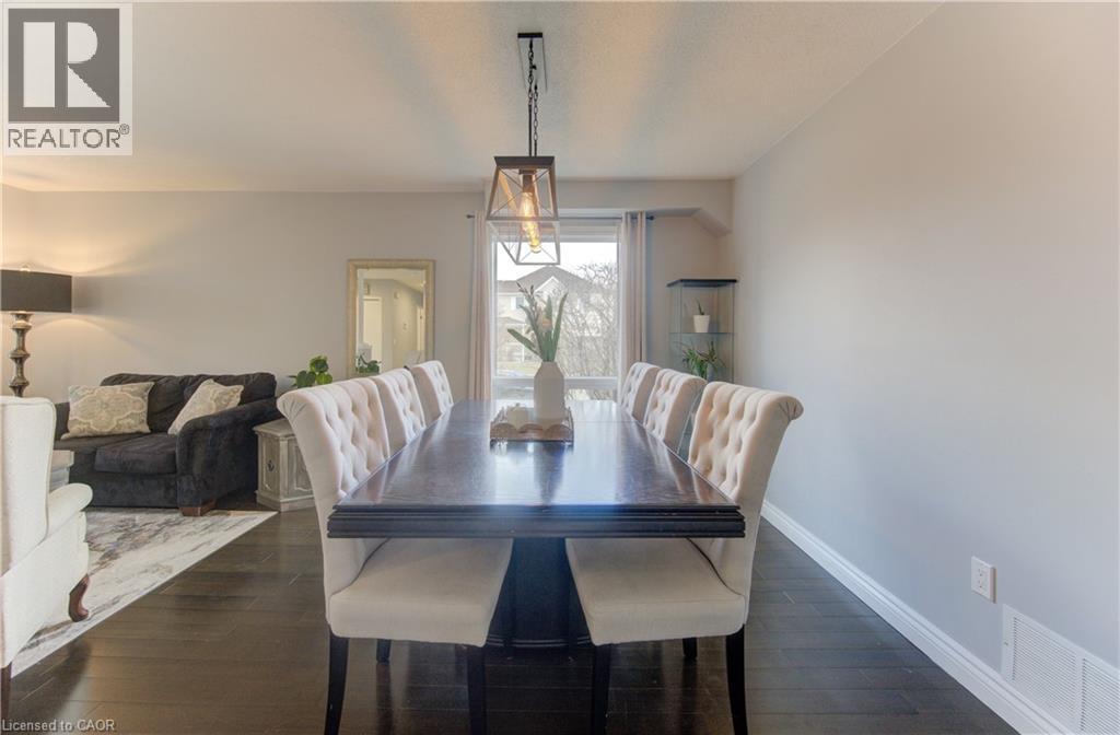 31 Adler Drive, Cambridge, ON - Indoor Photo Showing Dining Room
