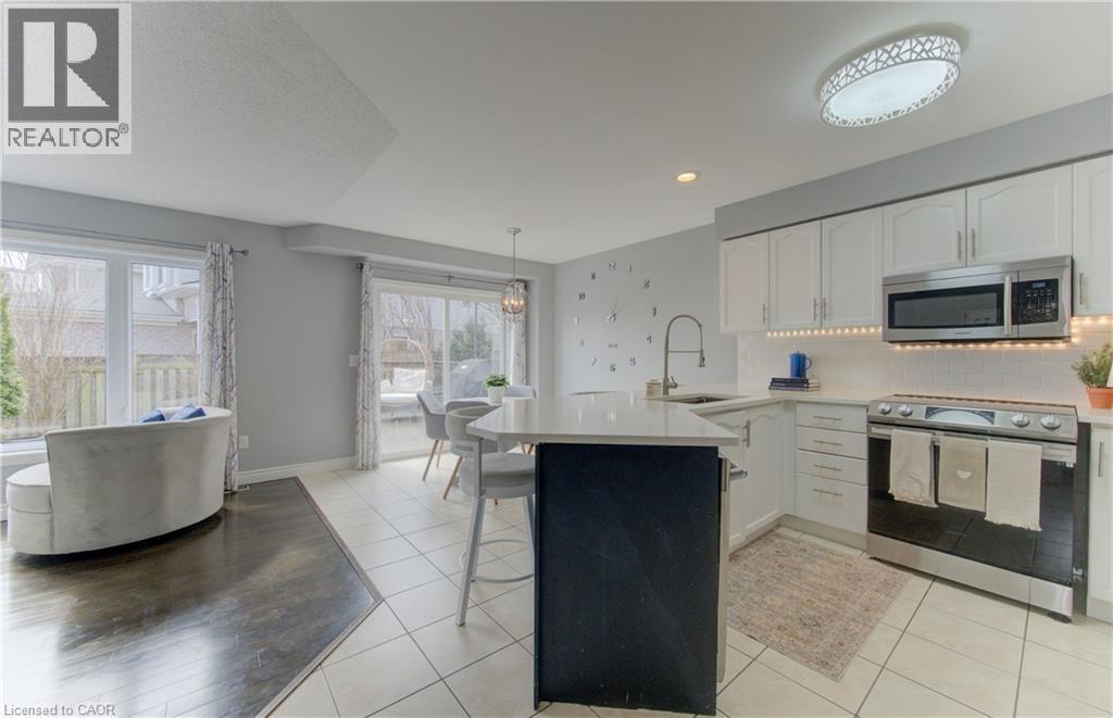 31 Adler Drive, Cambridge, ON - Indoor Photo Showing Kitchen