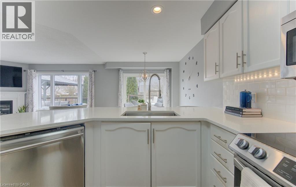 31 Adler Drive, Cambridge, ON - Indoor Photo Showing Kitchen