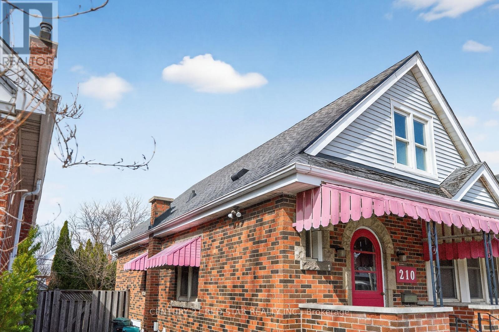 210 Huxley Avenue S, Hamilton, ON