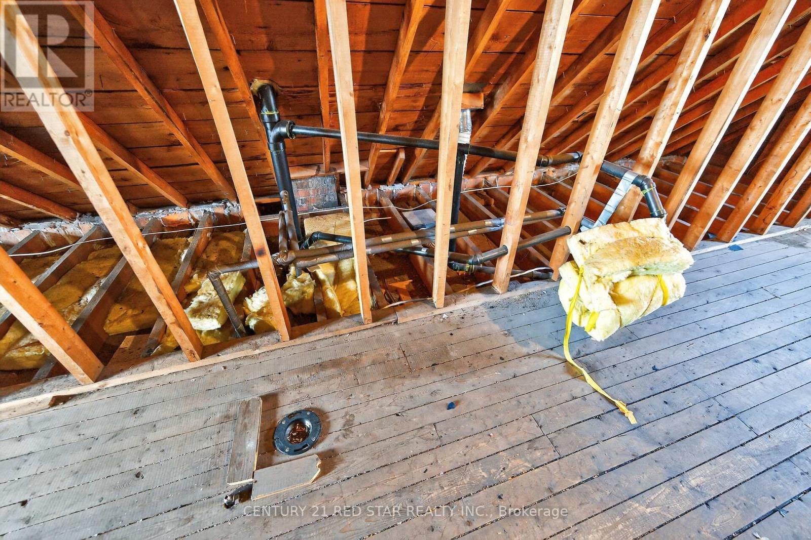 210 Huxley Avenue S, Hamilton, ON