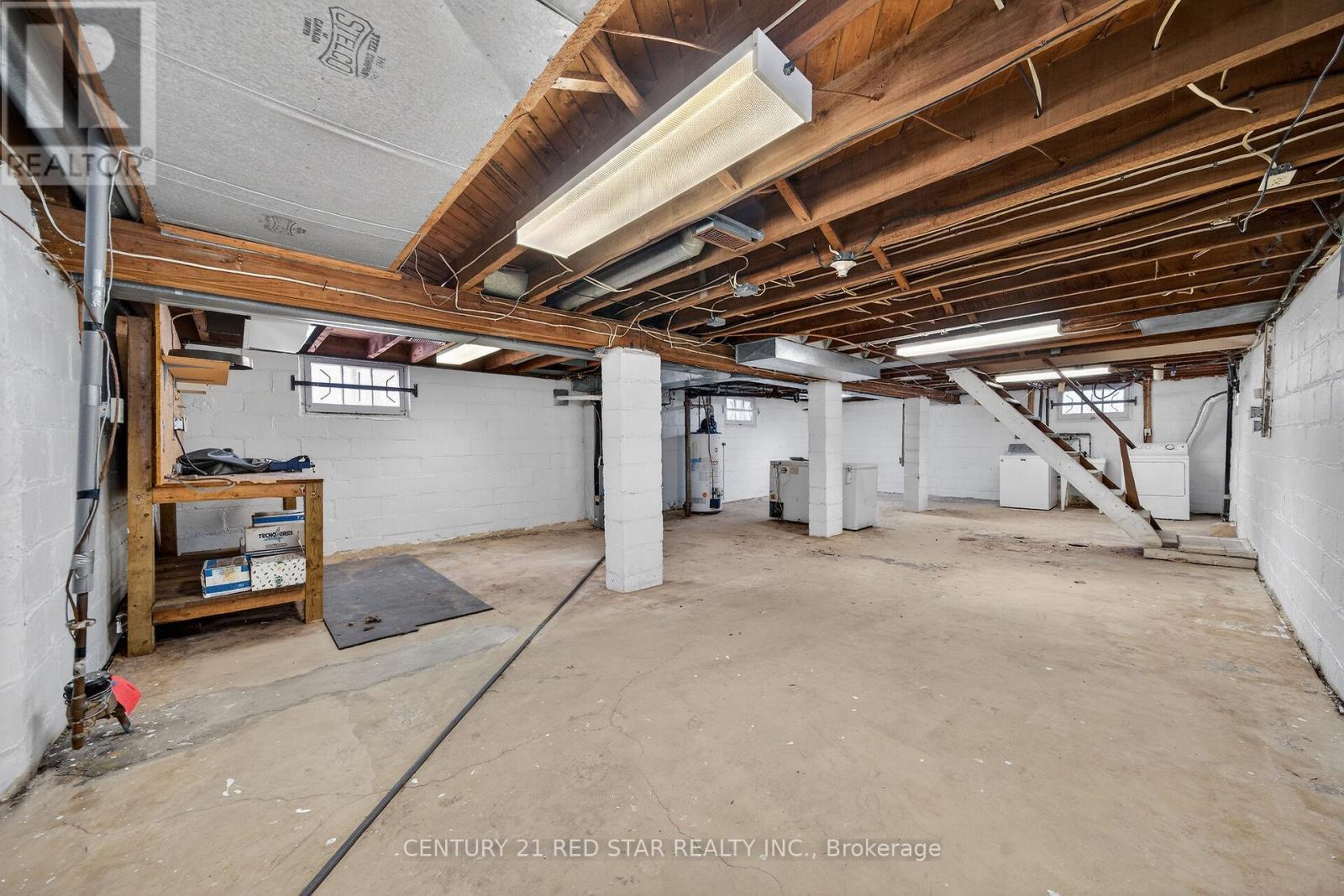 210 Huxley Avenue S, Hamilton, ON