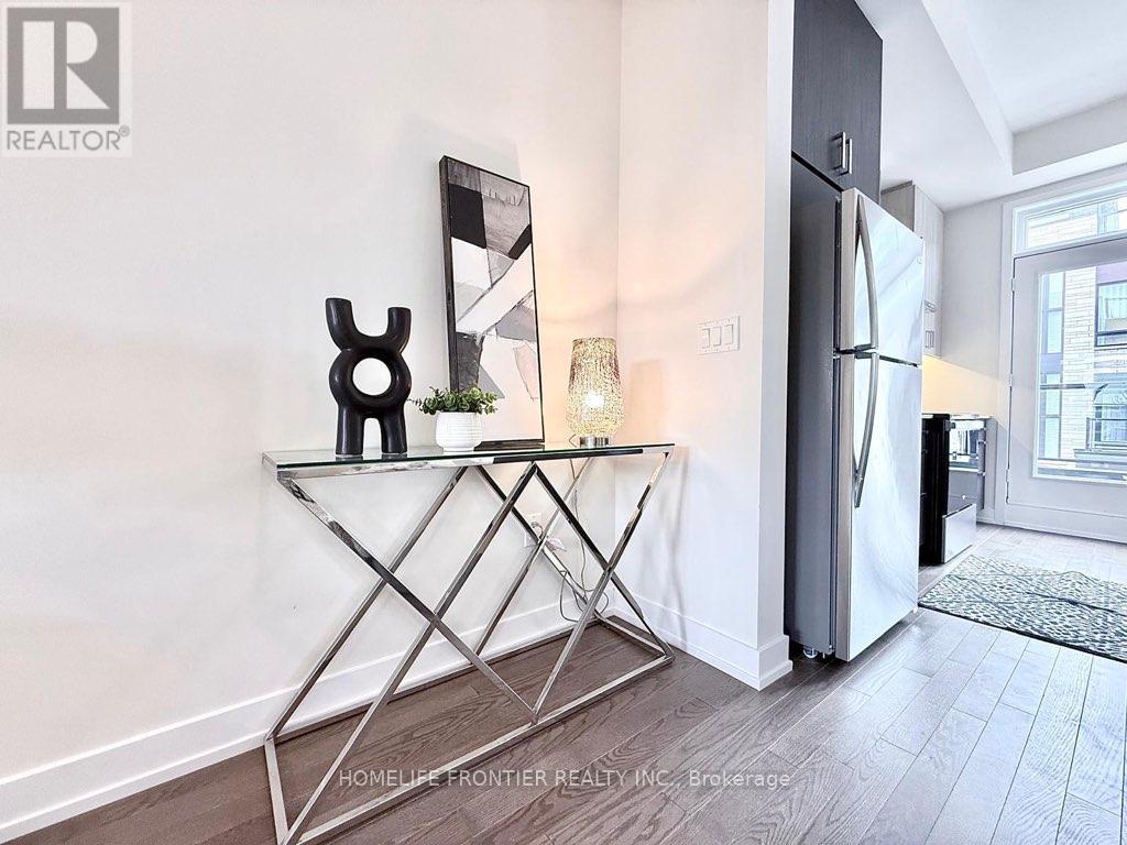 39 Credit Lane, Richmond Hill, ON - Indoor Photo Showing Other Room