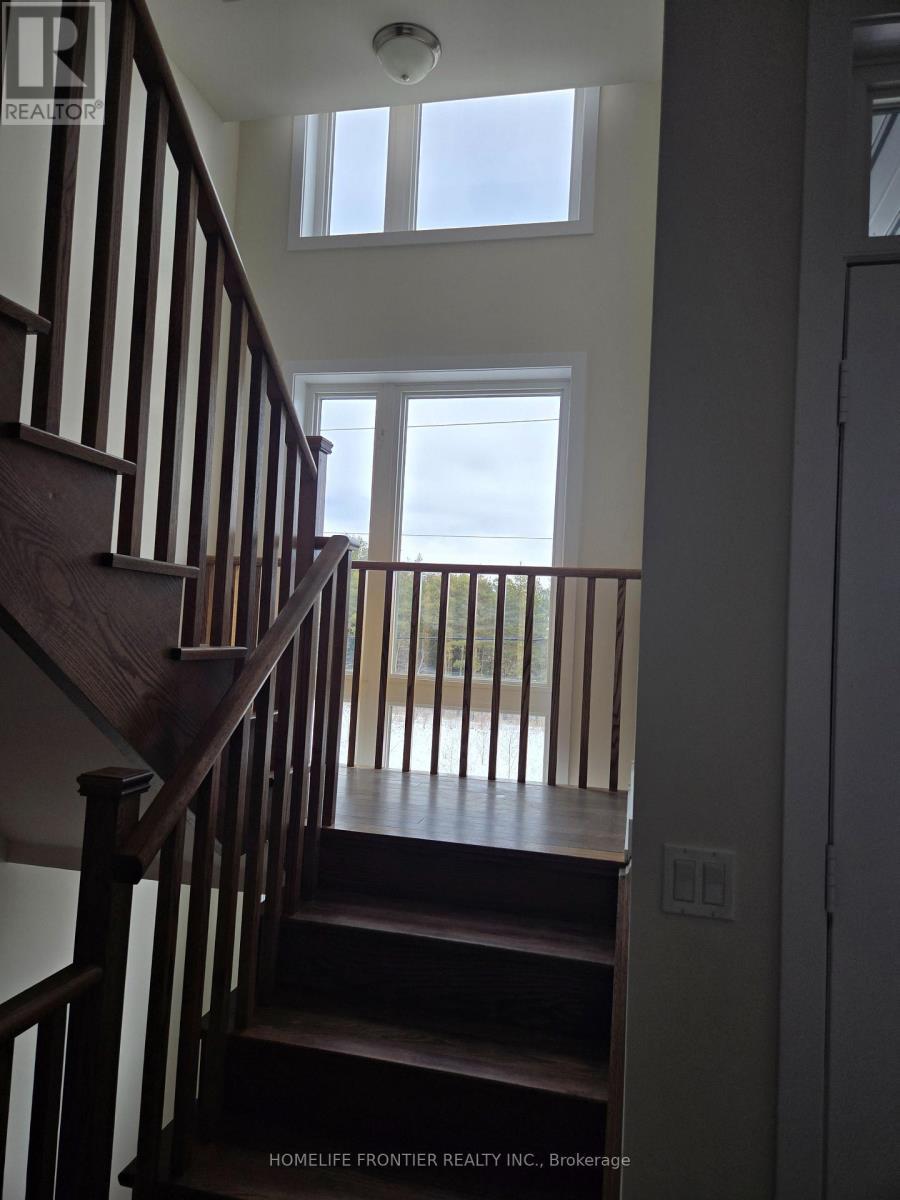 39 Credit Lane, Richmond Hill, ON - Indoor Photo Showing Other Room