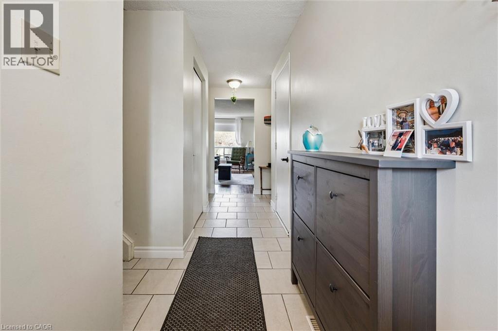 37 Edgemere Drive, Cambridge, ON - Indoor Photo Showing Other Room