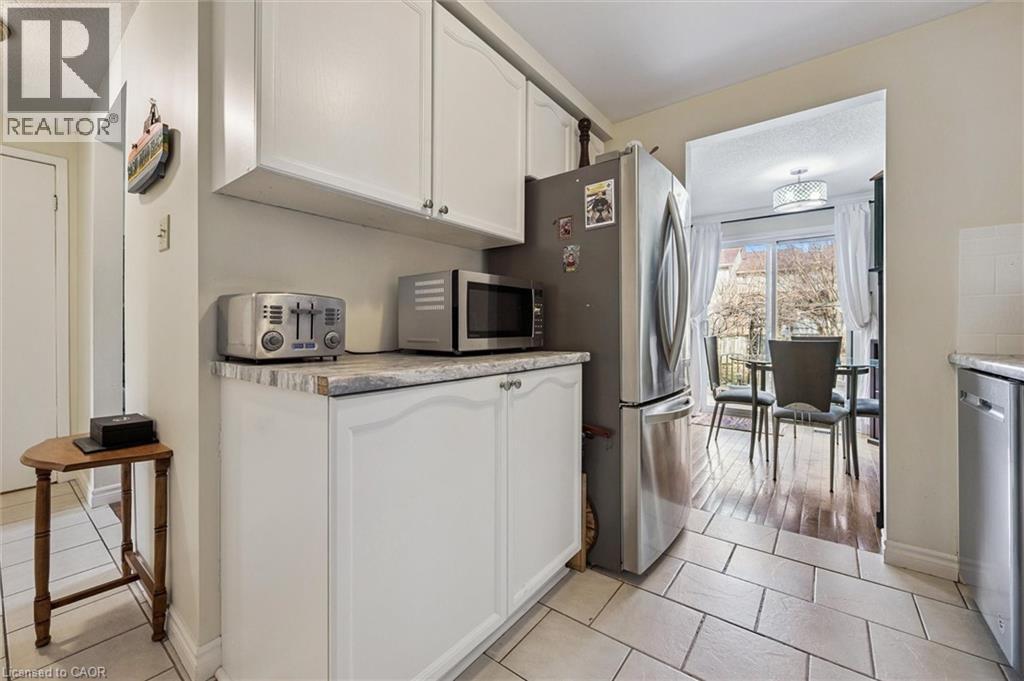37 Edgemere Drive, Cambridge, ON - Indoor Photo Showing Kitchen