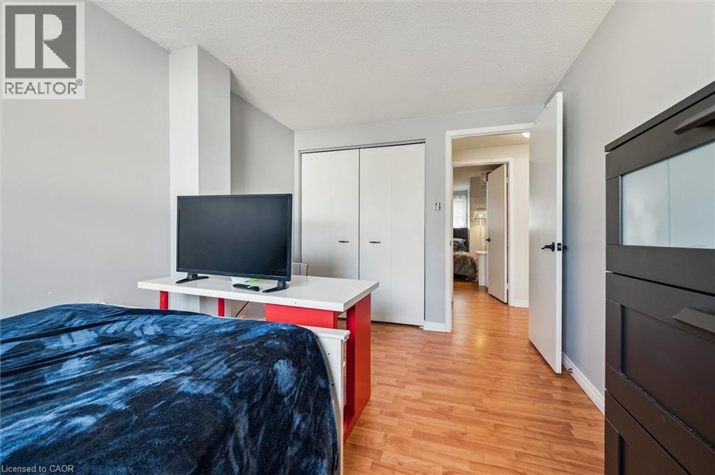 37 Edgemere Drive, Cambridge, ON - Indoor Photo Showing Bedroom