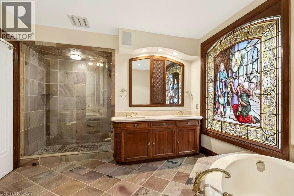 3196 Lakeshore Road, Burlington, ON - Indoor Photo Showing Bathroom