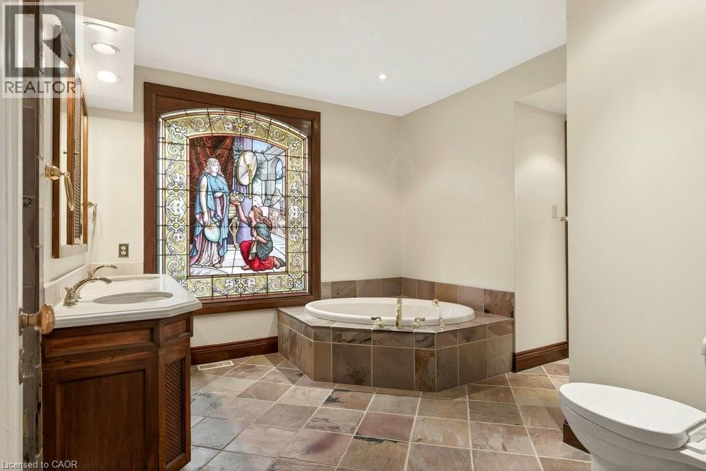 3196 Lakeshore Road, Burlington, ON - Indoor Photo Showing Bathroom