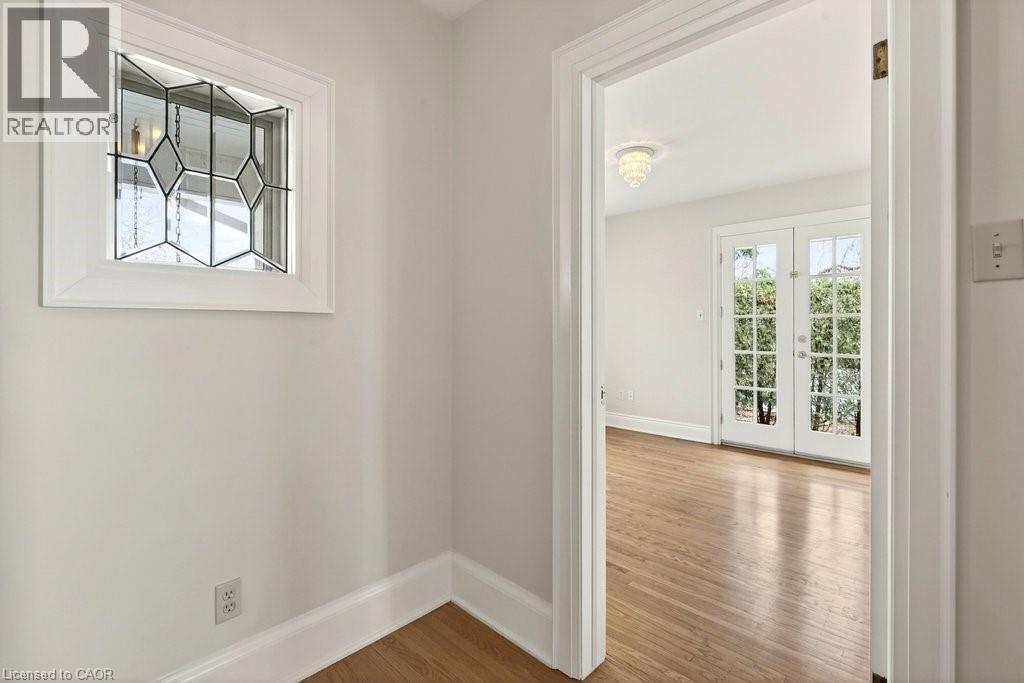3196 Lakeshore Road, Burlington, ON - Indoor Photo Showing Other Room
