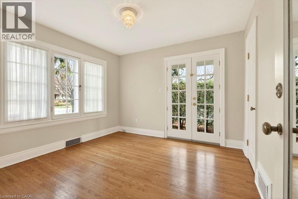 3196 Lakeshore Road, Burlington, ON - Indoor Photo Showing Other Room