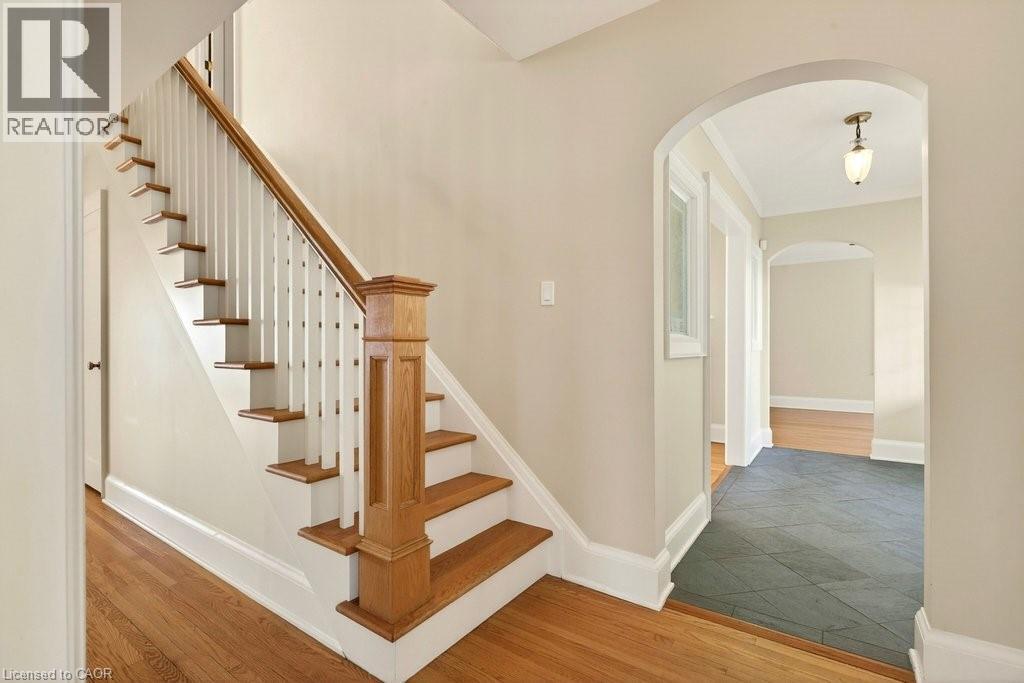 3196 Lakeshore Road, Burlington, ON - Indoor Photo Showing Other Room