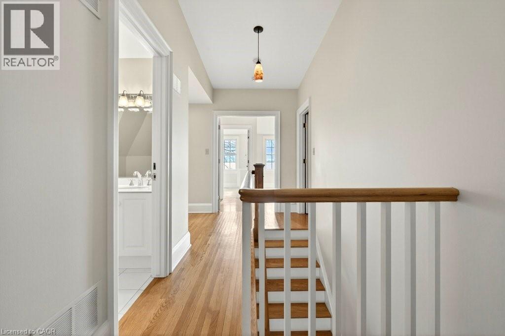 3196 Lakeshore Road, Burlington, ON - Indoor Photo Showing Other Room