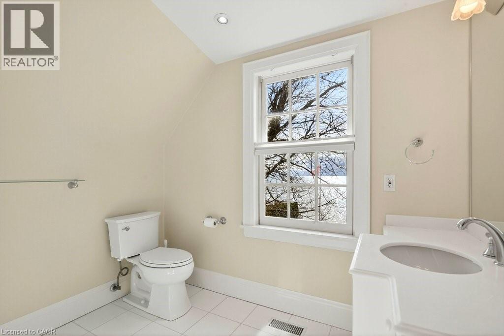 3196 Lakeshore Road, Burlington, ON - Indoor Photo Showing Bathroom