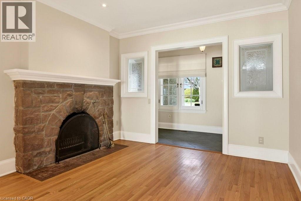 3196 Lakeshore Road, Burlington, ON - Indoor Photo Showing Living Room With Fireplace
