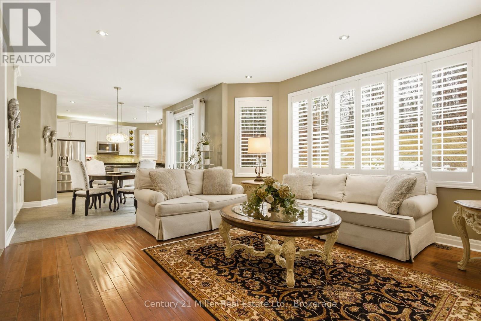 140 Dellgrove Circle, Cambridge, ON - Indoor Photo Showing Living Room