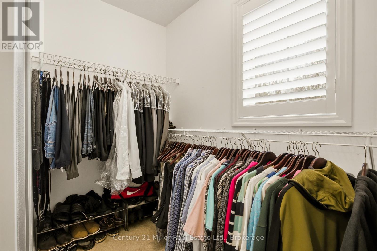 140 Dellgrove Circle, Cambridge, ON - Indoor With Storage