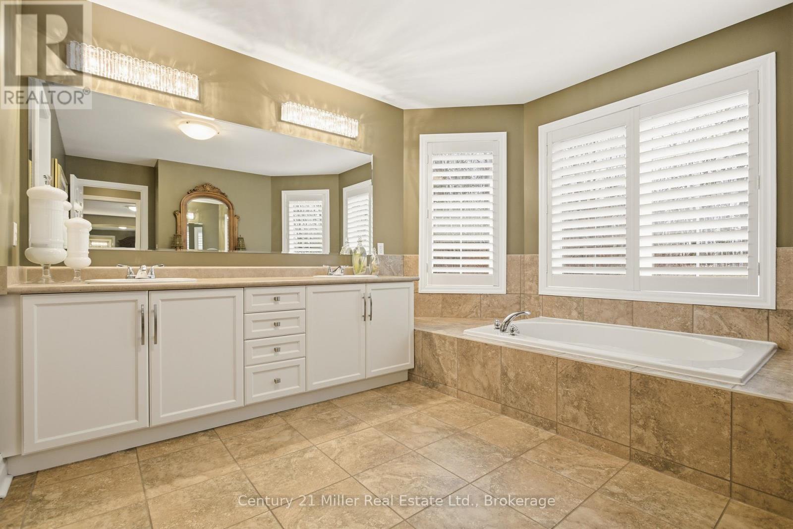 140 Dellgrove Circle, Cambridge, ON - Indoor Photo Showing Bathroom