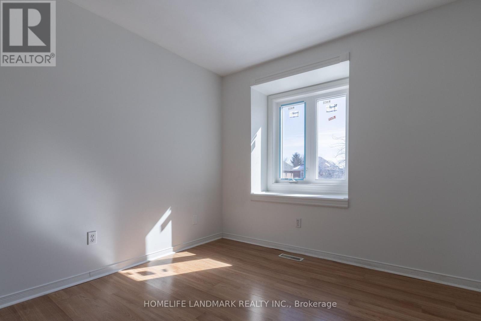 2453 Strathmore Crescent, Mississauga, ON - Indoor Photo Showing Other Room
