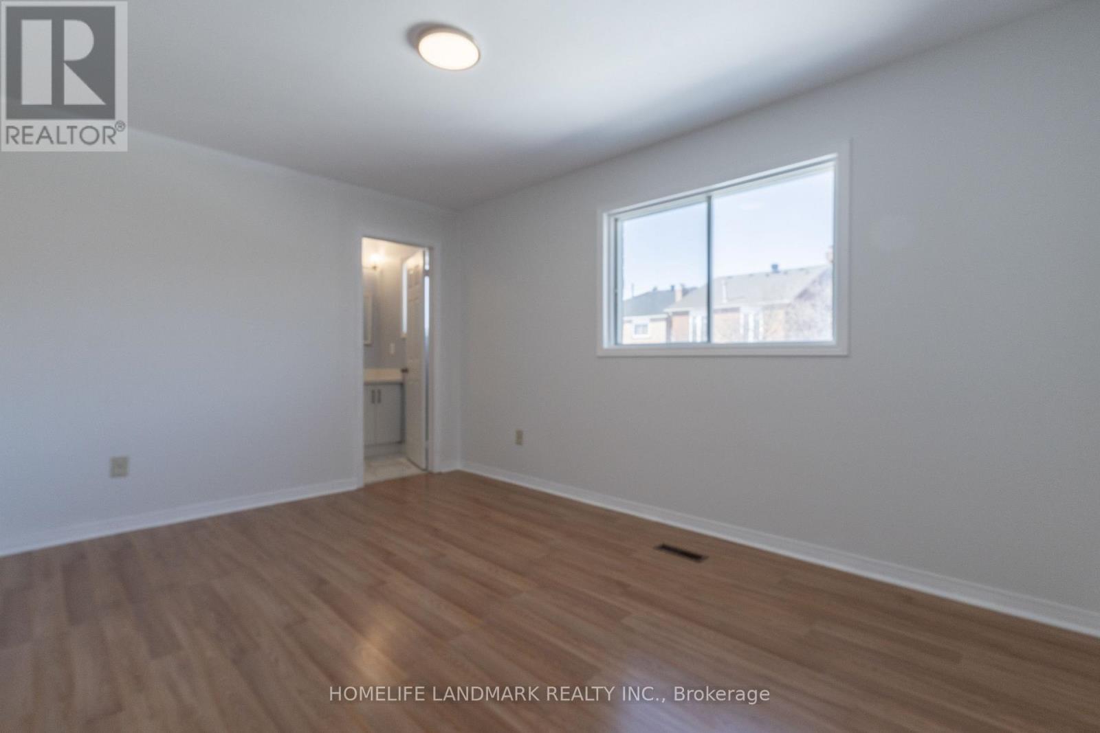 2453 Strathmore Crescent, Mississauga, ON - Indoor Photo Showing Other Room
