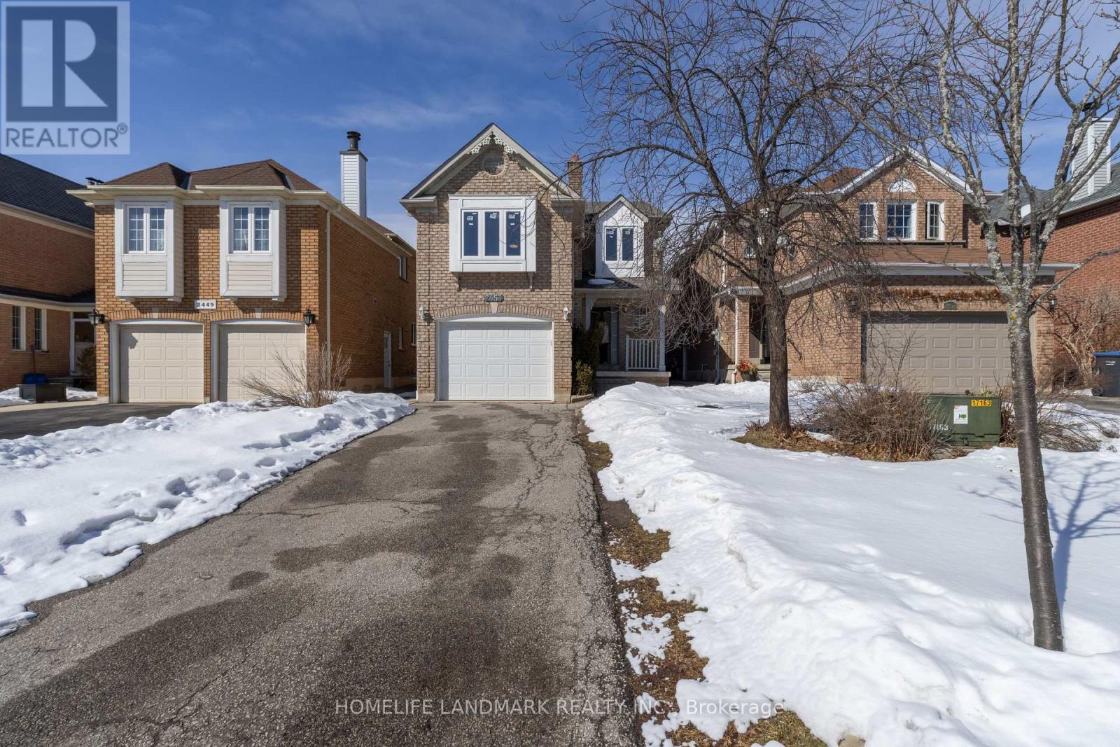 2453 Strathmore Crescent, Mississauga, ON - Outdoor With Facade