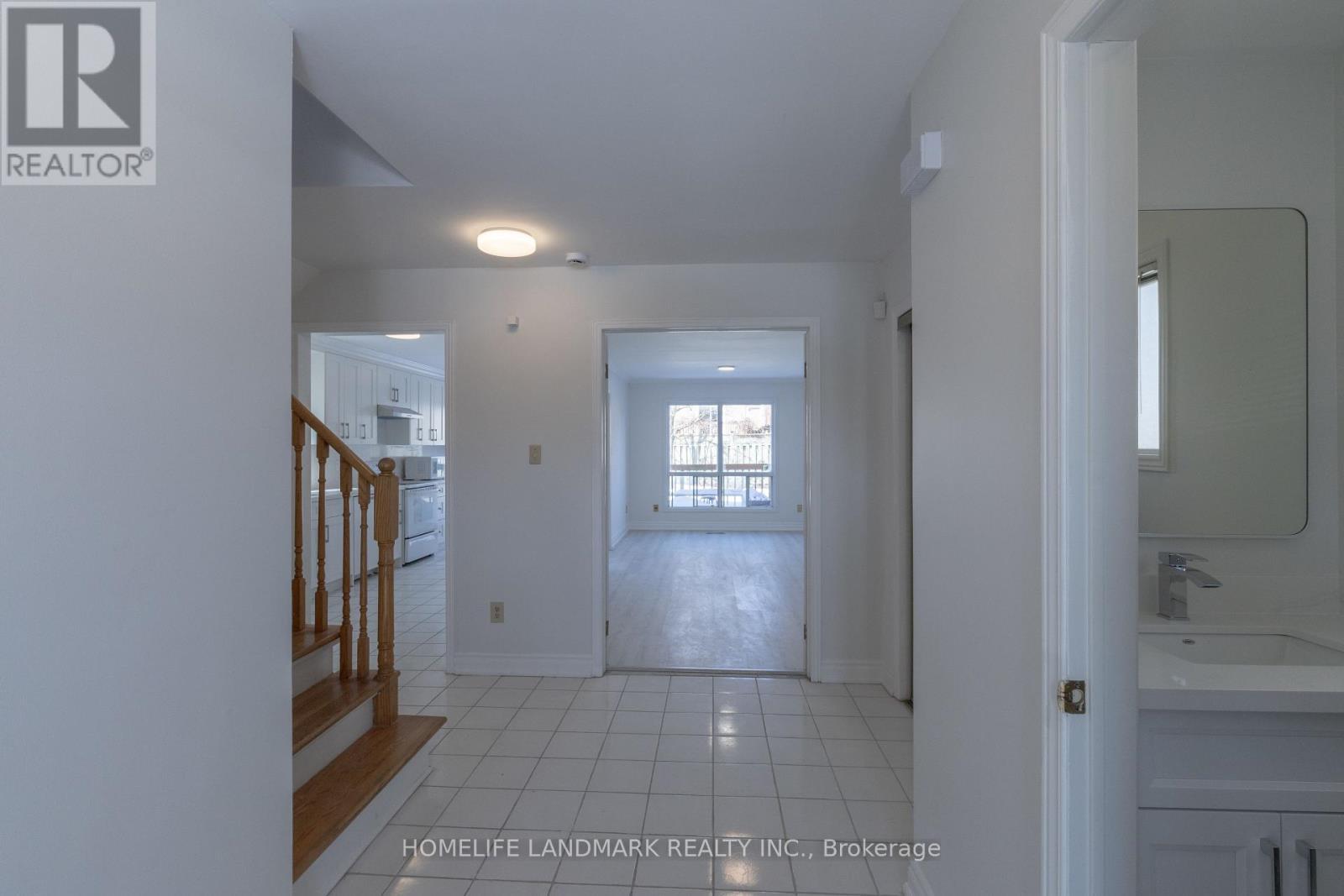 2453 Strathmore Crescent, Mississauga, ON - Indoor Photo Showing Other Room