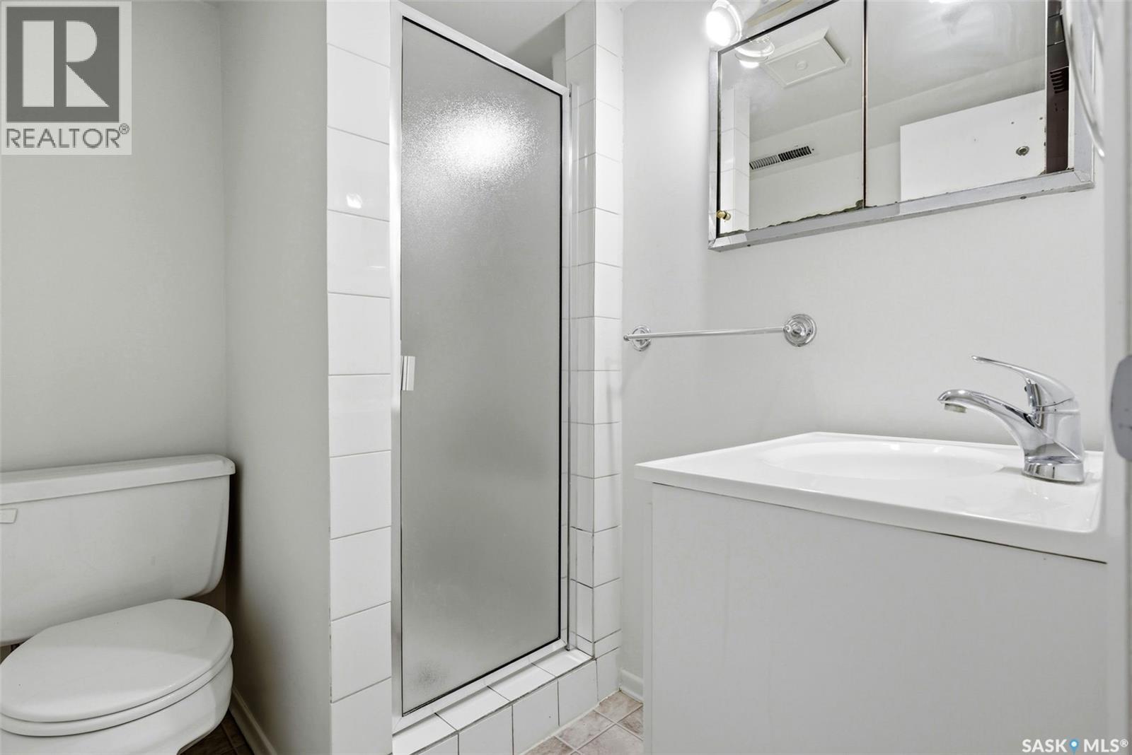 47 Mathieu Crescent, Regina, SK - Indoor Photo Showing Bathroom