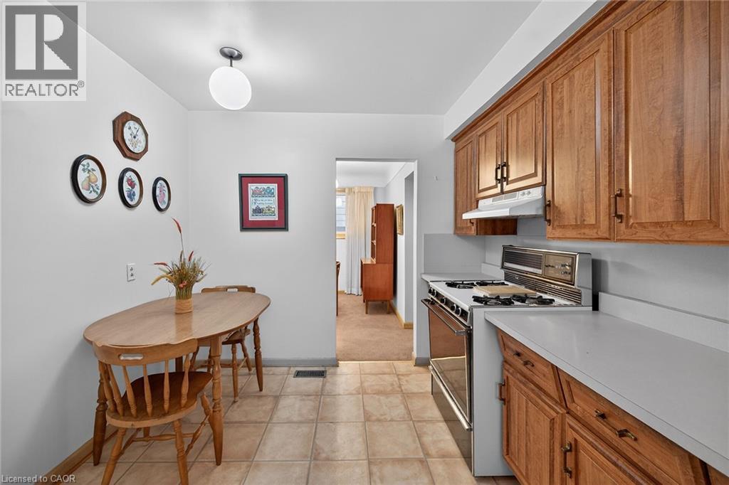 59 Cloke Court, Hamilton, ON - Indoor Photo Showing Kitchen