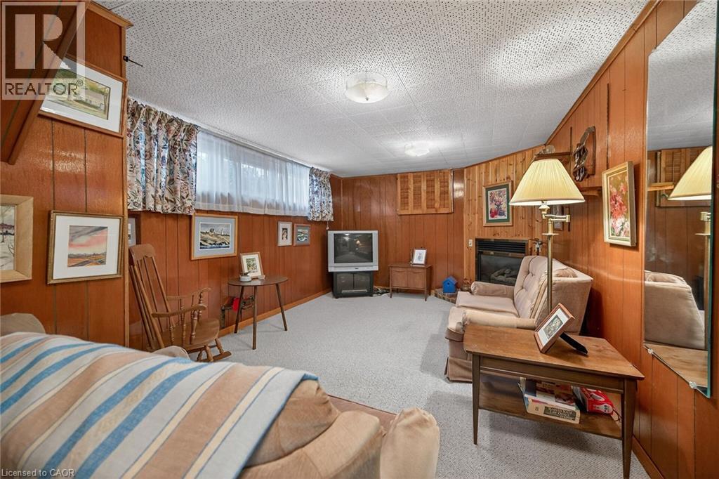 59 Cloke Court, Hamilton, ON - Indoor Photo Showing Bedroom