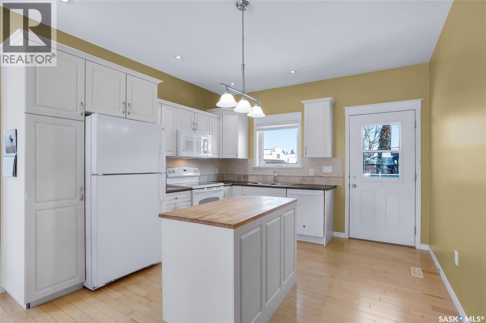 801 1St Avenue, Rosthern, SK - Indoor Photo Showing Kitchen