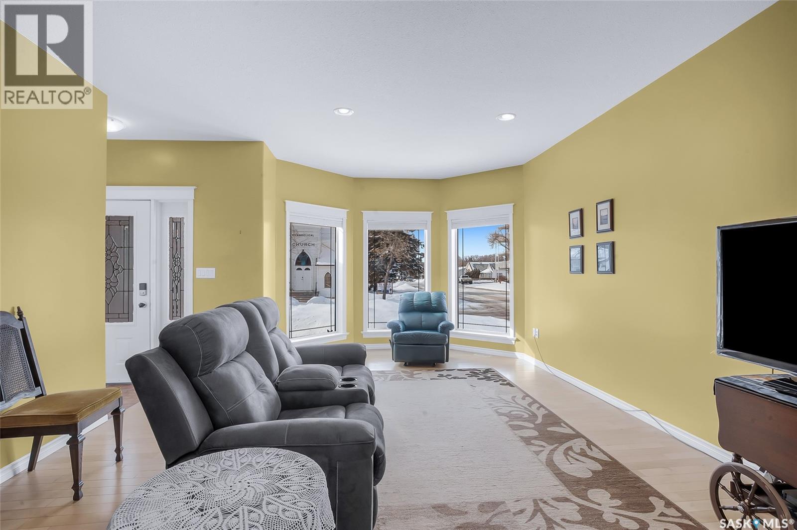 801 1St Avenue, Rosthern, SK - Indoor